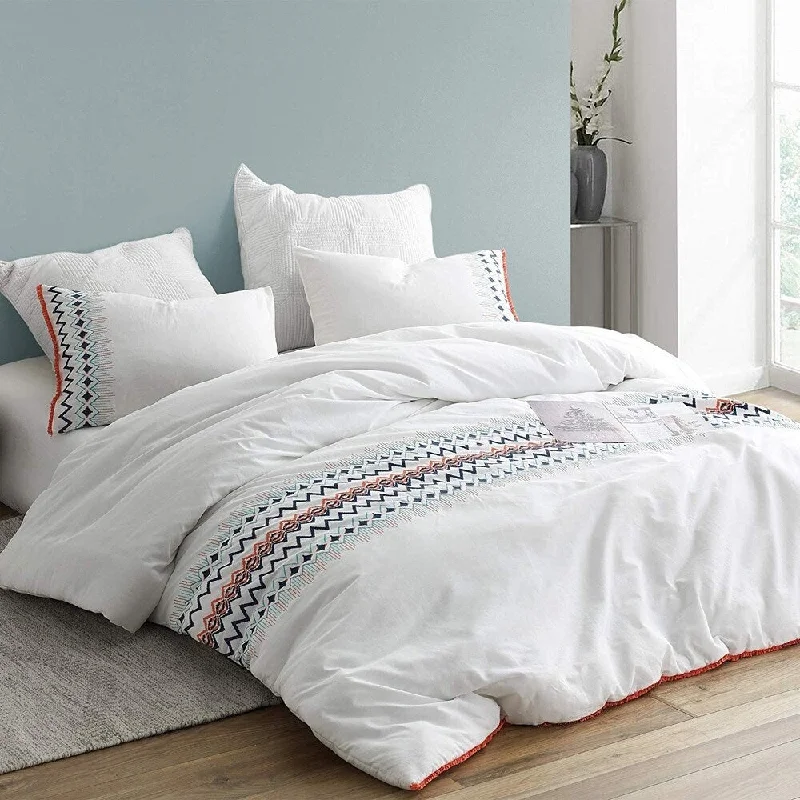 Goose down comforters known for their superior quality and insulationIsla del Sol - Embroidered Comforter Goose down comforters known for their superior quality and insulationIsla del Sol - Embroidered Comforter