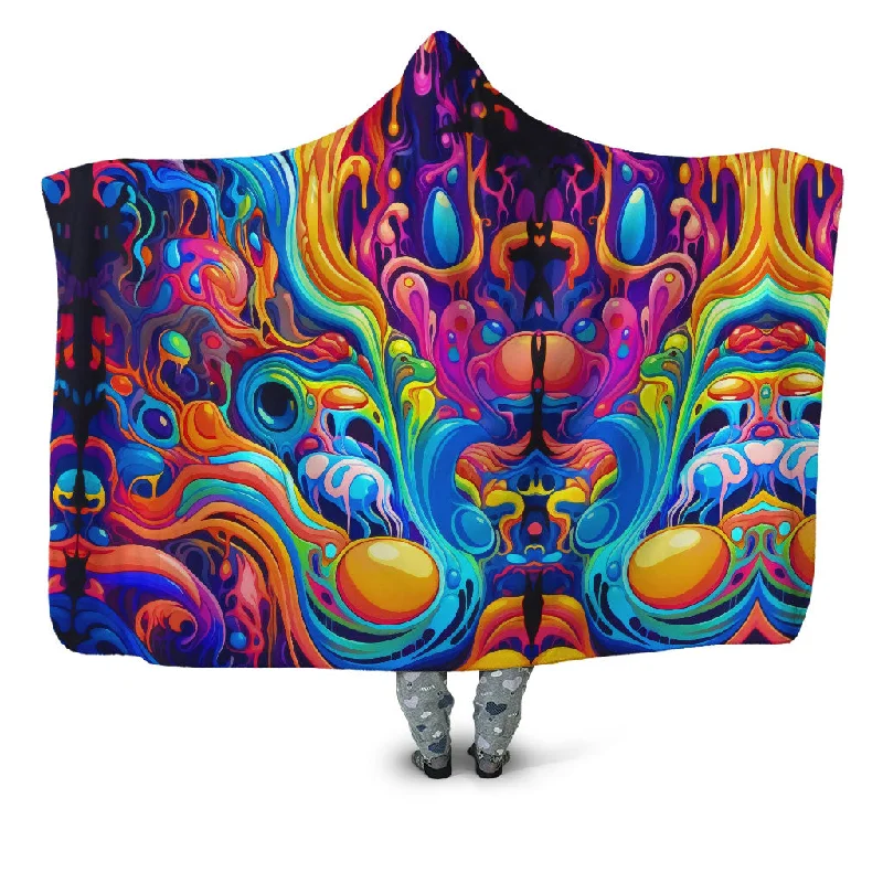 Linen blankets with a rustic and textured lookKandi Swirl Hooded Blanket