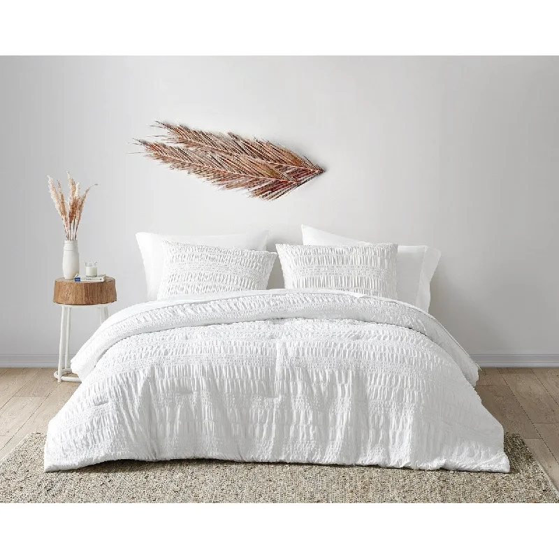 Full - size comforters suitable for full - sized beds in guest rooms or small bedroomsLaine Seersucker 7 piece comforter set Full - size comforters suitable for full - sized beds in guest rooms or small bedroomsLaine Seersucker 7 piece comforter set
