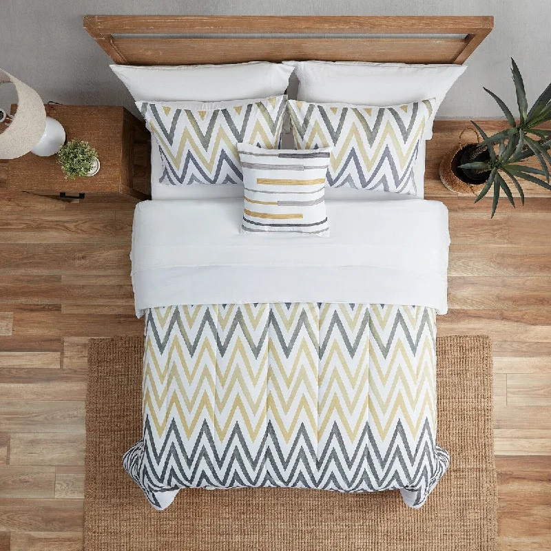 Duck down comforters with a softer feel and good warmth retentionLarge Grey Chevron Comforter Set