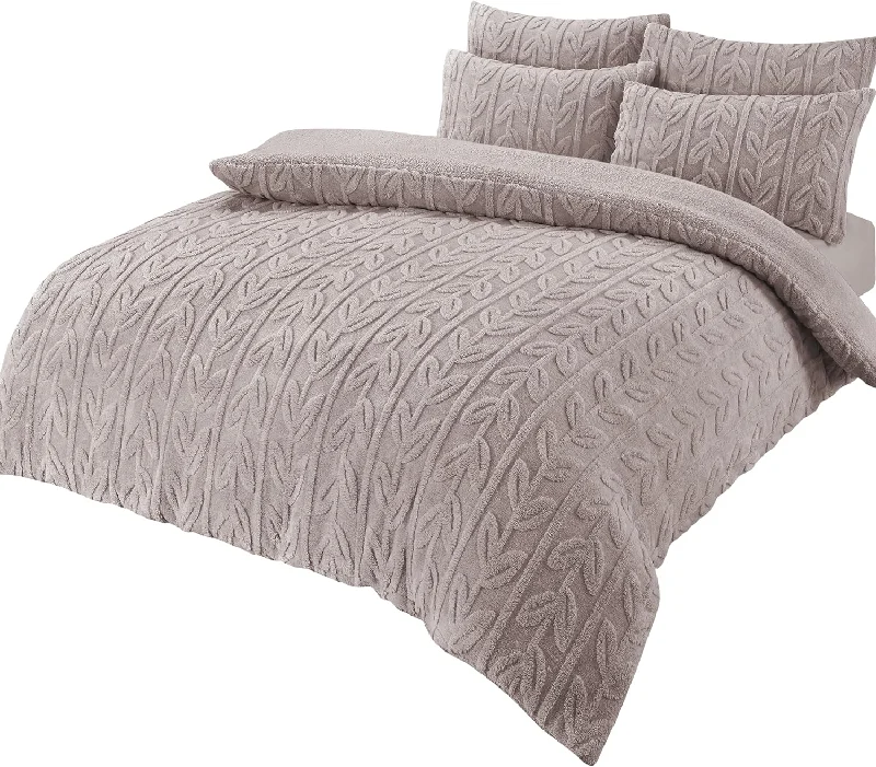 Snap - closure duvet covers for a quick and convenient way to open and closeLeaf Print Teddy Fleece Duvet Set with Reversible Sherpa Fleece Ultra-Soft Winter Bedding for Single Double King Size Beds by OLIVIA ROCCO Snap - closure duvet covers for a quick and convenient way to open and closeLeaf Print Teddy Fleece Duvet Set with Reversible Sherpa Fleece Ultra-Soft Winter Bedding for Single Double King Size Beds by OLIVIA ROCCO