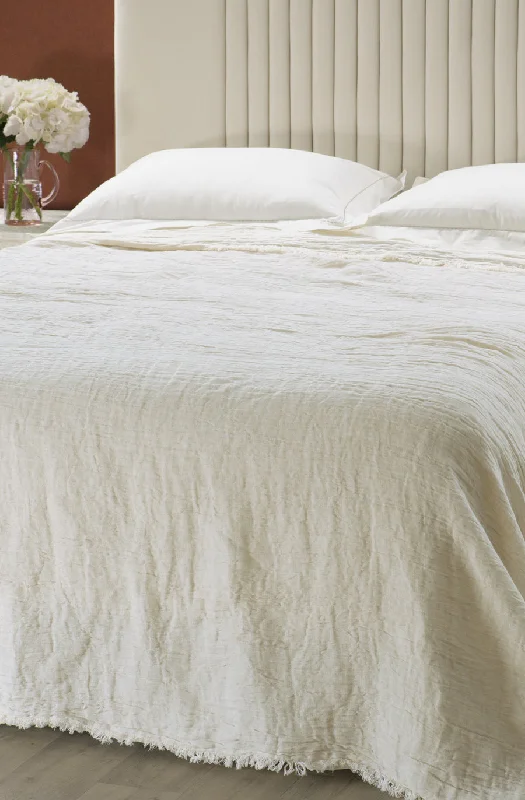Bamboo fiber blankets with natural antibacterial propertiesLeggera Oatmeal Blanket