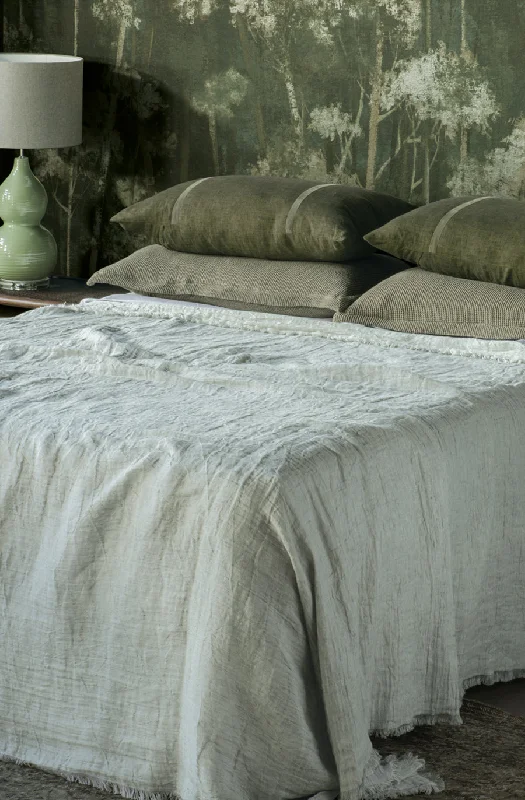 Silk blankets with a smooth and elegant touchLeggera Pale Ocean Blanket
