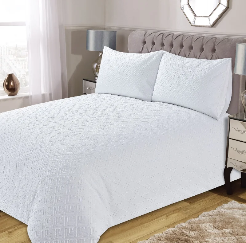 Affordable duvet covers for those on a tight budgetLewis's Diamond Embossed Microfibre Duvet Set - White Affordable duvet covers for those on a tight budgetLewis's Diamond Embossed Microfibre Duvet Set - White