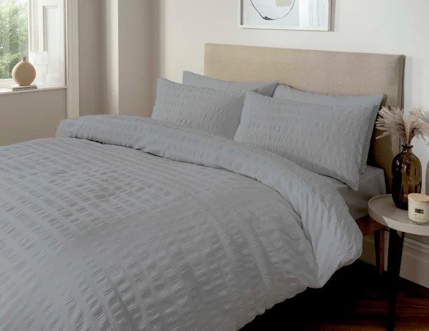 Stain - resistant duvet covers for easy maintenanceLewis's Seersucker Duvet Set - Silver Stain - resistant duvet covers for easy maintenanceLewis's Seersucker Duvet Set - Silver