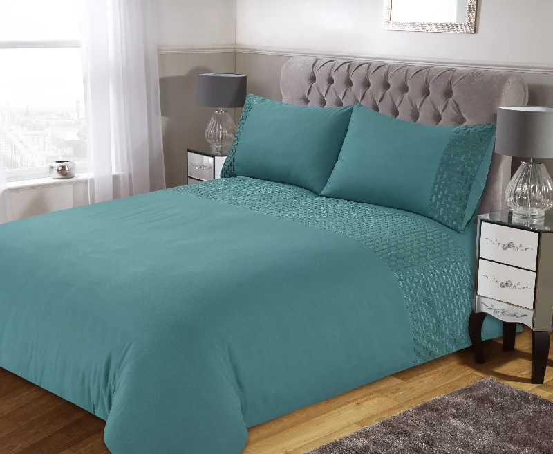 Machine - washable duvet covers for hassle - free cleaningLewis's Sophia Cut Velvet Panel Duvet Set - Emerald Green Machine - washable duvet covers for hassle - free cleaningLewis's Sophia Cut Velvet Panel Duvet Set - Emerald Green