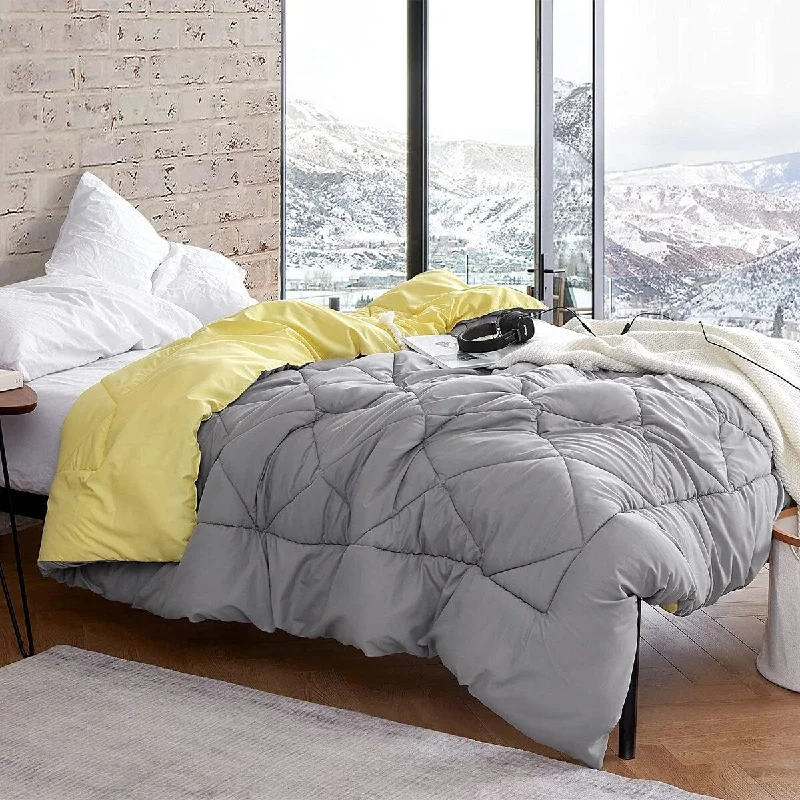 Wool - filled comforters with natural moisture - wicking and temperature - regulating featuresLimelight Yellow/Ultimate Gray Reversible Full Comforter - Oversized Full XL Bedding Wool - filled comforters with natural moisture - wicking and temperature - regulating featuresLimelight Yellow/Ultimate Gray Reversible Full Comforter - Oversized Full XL Bedding
