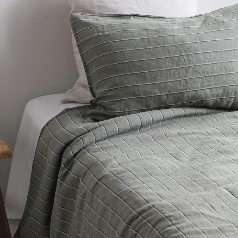 Light - blocking duvet covers for a better sleep during the dayEuropean Linen Duvet Set - Rosemary Dual Stripe, King Single Light - blocking duvet covers for a better sleep during the dayEuropean Linen Duvet Set - Rosemary Dual Stripe, King Single