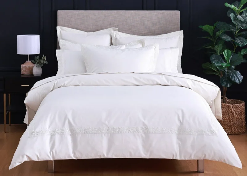 Floral - printed duvet covers for a romantic and feminine touchLinen Obsession "LO Anna Embroidery" 500TC Egyptian Cotton Sateen Bed Linen in White Floral - printed duvet covers for a romantic and feminine touchLinen Obsession "LO Anna Embroidery" 500TC Egyptian Cotton Sateen Bed Linen in White
