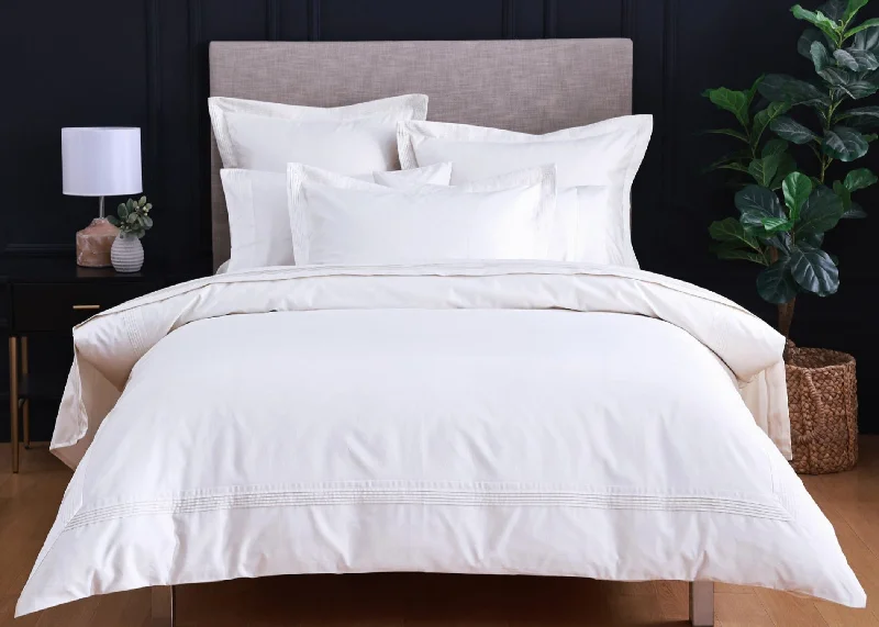 Machine - washable duvet covers for hassle - free cleaningLinen Obsession "Pleated" 500 Thread Count Egyptian Cotton Sateen Bed Linen in White Machine - washable duvet covers for hassle - free cleaningLinen Obsession "Pleated" 500 Thread Count Egyptian Cotton Sateen Bed Linen in White