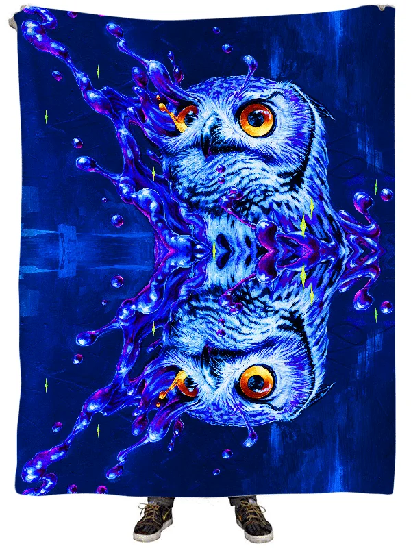 Microfiber blankets that are durable and easy to care forLucid Owl Plush Blanket
