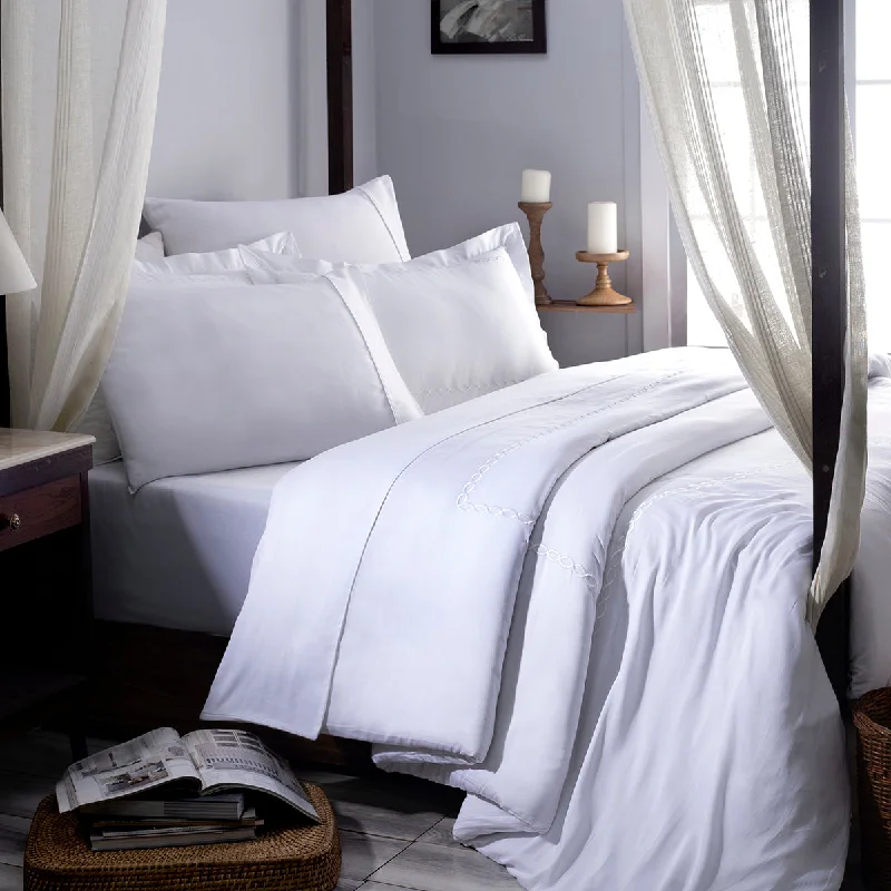Hotel - quality duvet covers for a luxurious feel at homeLuxe Leisure Chain Stitch Embroidery 100% Cotton Super Soft White Duvet Cover with Pillow Case Hotel - quality duvet covers for a luxurious feel at homeLuxe Leisure Chain Stitch Embroidery 100% Cotton Super Soft White Duvet Cover with Pillow Case