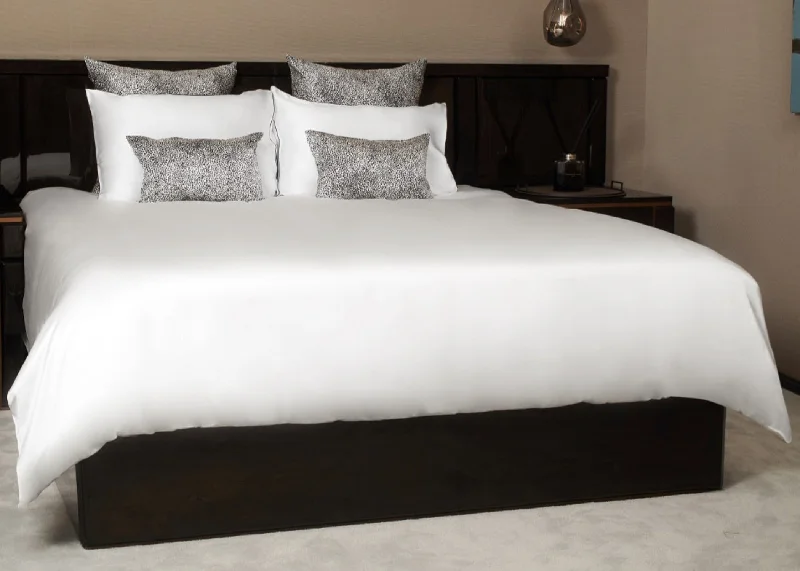 Flannel duvet covers for warmth in cold weatherMayfairsilk "Mulberry Silk" Bed Linen in Brilliant White Flannel duvet covers for warmth in cold weatherMayfairsilk "Mulberry Silk" Bed Linen in Brilliant White
