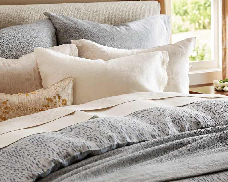 Tie - closure duvet covers with fabric ties for a more decorative and adjustable optionMilos Linen | Duvet Cover Tie - closure duvet covers with fabric ties for a more decorative and adjustable optionMilos Linen | Duvet Cover