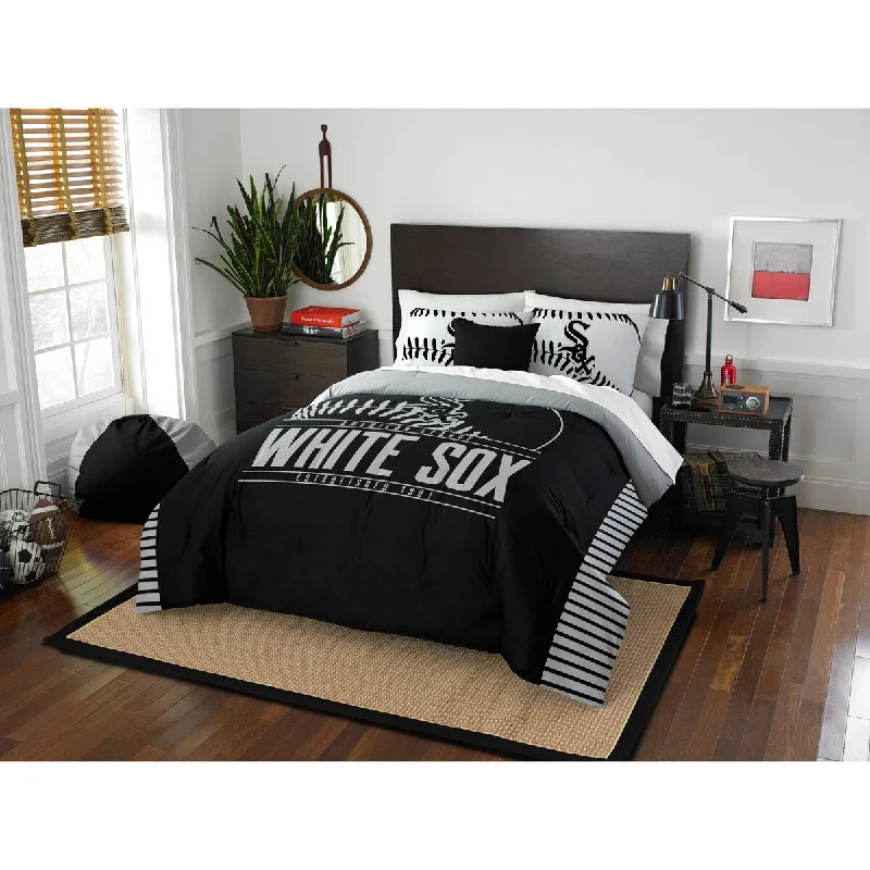Full - size comforters suitable for full - sized beds in guest rooms or small bedroomsMLB 849 White Sox F/Q Comforter Set Full - size comforters suitable for full - sized beds in guest rooms or small bedroomsMLB 849 White Sox F/Q Comforter Set