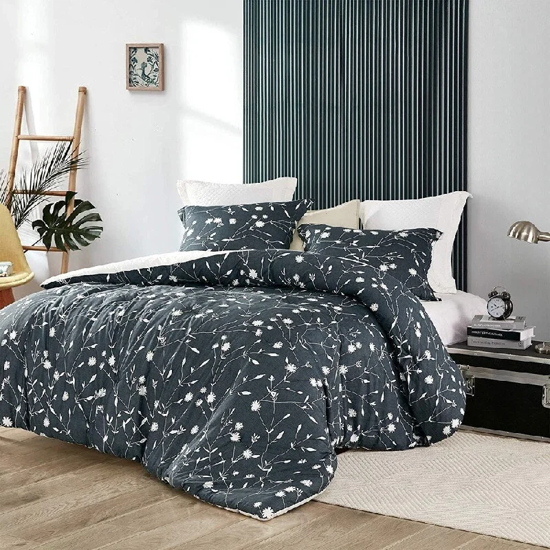 Silk - filled comforters for a luxurious and smooth touchMoxie Vines Midnight Comforter - 100% Cotton Silk - filled comforters for a luxurious and smooth touchMoxie Vines Midnight Comforter - 100% Cotton