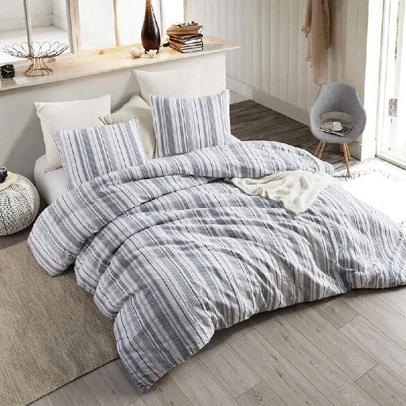 Duck down comforters with a softer feel and good warmth retentionNavy Frayed Jacquard Comforter - Oversized Bedding Duck down comforters with a softer feel and good warmth retentionNavy Frayed Jacquard Comforter - Oversized Bedding