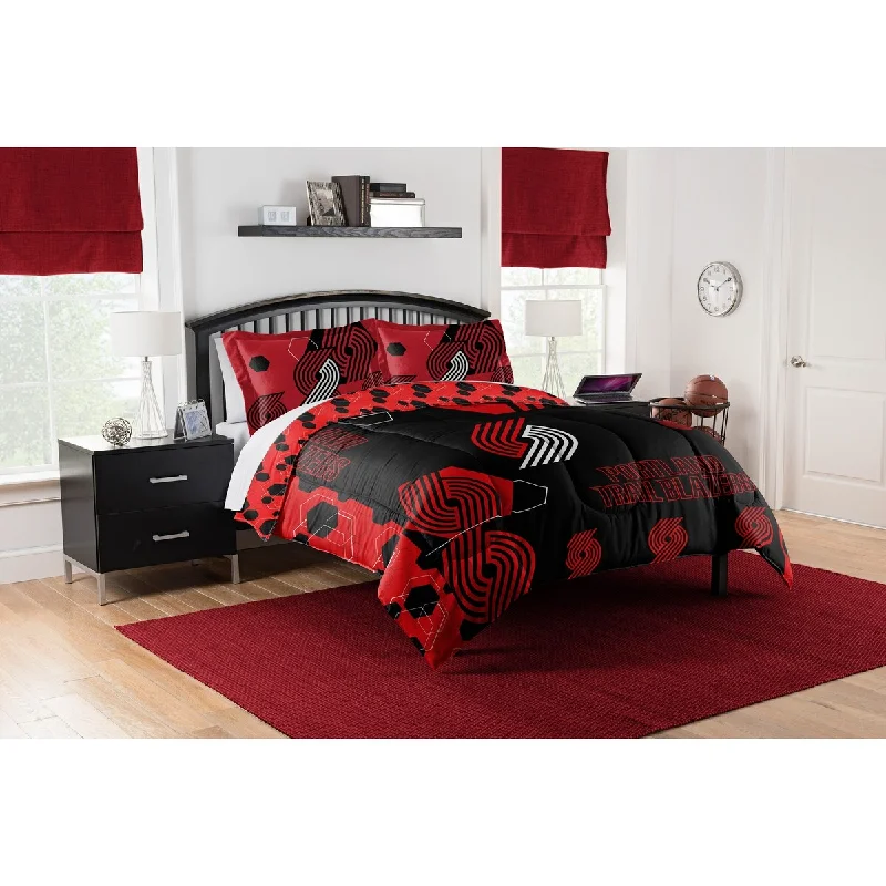 Silk - filled comforters for a luxurious and smooth touchNBA 849 Trailblazers Hexagon F/Q Comforter Set Silk - filled comforters for a luxurious and smooth touchNBA 849 Trailblazers Hexagon F/Q Comforter Set