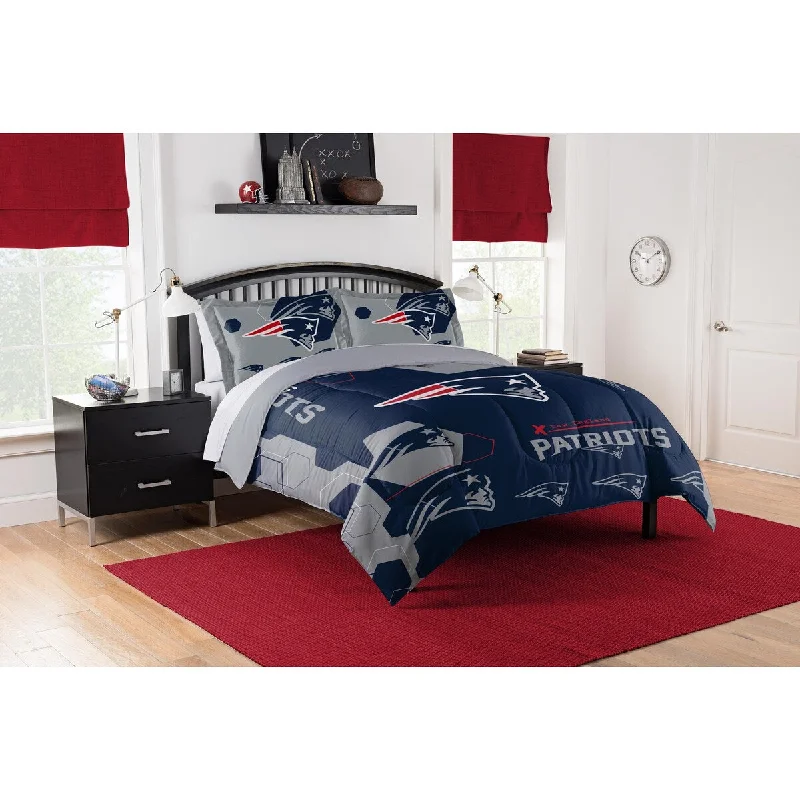 Silk - filled comforters for a luxurious and smooth touchNFL 858 Patriots Hexagon King Printed Comforter & Shams Set Silk - filled comforters for a luxurious and smooth touchNFL 858 Patriots Hexagon King Printed Comforter & Shams Set