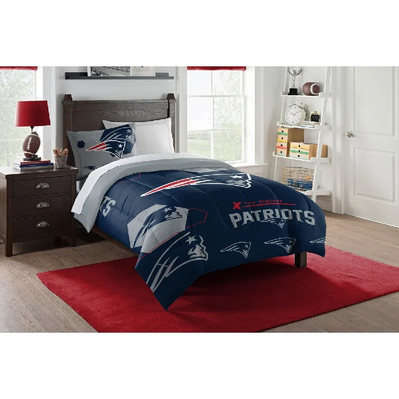Microfiber - filled comforters that are lightweight and easy to care forNFL 862 Patriots Hexagon Twin Comforter Microfiber - filled comforters that are lightweight and easy to care forNFL 862 Patriots Hexagon Twin Comforter
