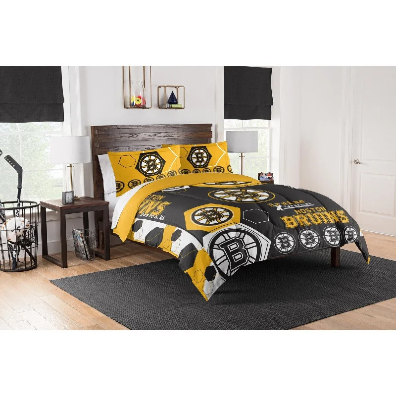 Silk - filled comforters for a luxurious and smooth touchNHL 849 Bruins Hexagon F/Q Comforter Set Silk - filled comforters for a luxurious and smooth touchNHL 849 Bruins Hexagon F/Q Comforter Set