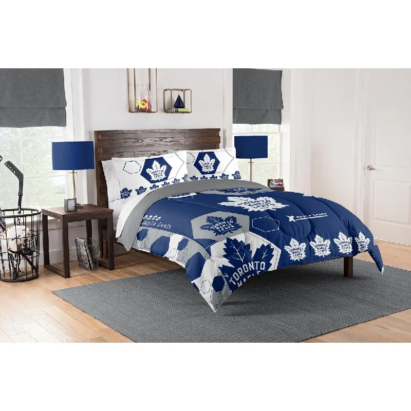 King - size comforters to fit large king - sized beds perfectlyNHL Toronto Maple Leafs Hexagon 3 Piece Full/Queen Comforter Set King - size comforters to fit large king - sized beds perfectlyNHL Toronto Maple Leafs Hexagon 3 Piece Full/Queen Comforter Set