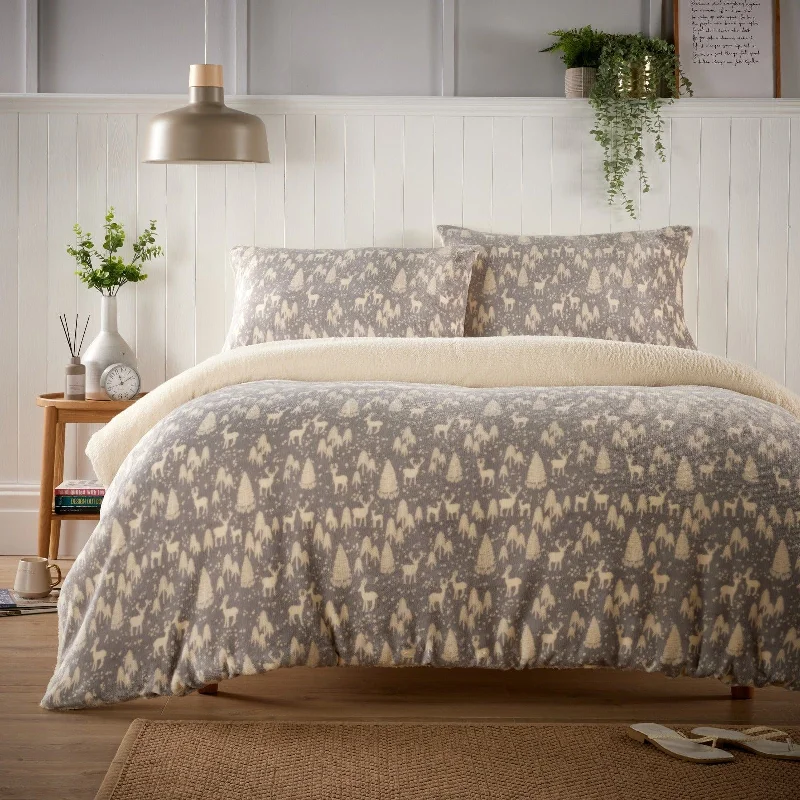 Duvet covers to match a specific bedroom color schemeWoodland Animals Teddy Fleece Duvet Set with Reversible Sherpa Winter Bedding Comforter in Single Double King Sizes by OLIVIA ROCCO Duvet covers to match a specific bedroom color schemeWoodland Animals Teddy Fleece Duvet Set with Reversible Sherpa Winter Bedding Comforter in Single Double King Sizes by OLIVIA ROCCO