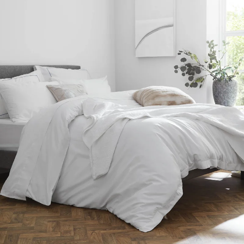 Wrinkle - resistant duvet covers for a neat and tidy lookOrganic Cotton Sateen Duvet Cover - Snow White Wrinkle - resistant duvet covers for a neat and tidy lookOrganic Cotton Sateen Duvet Cover - Snow White