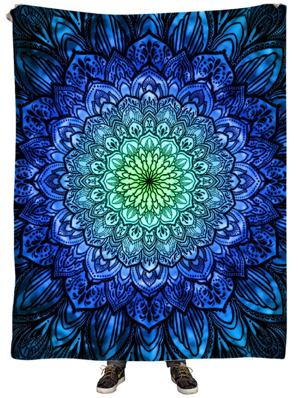 Cotton blankets for breathability and a lightweight feelOrnate Mandala Blue Plush Blanket Cotton blankets for breathability and a lightweight feelOrnate Mandala Blue Plush Blanket