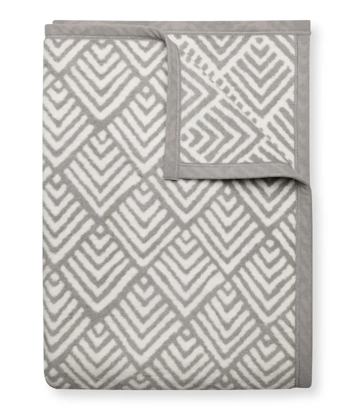 King - size blankets to cover large beds comfortablyOyster Cove Diamonds Blanket