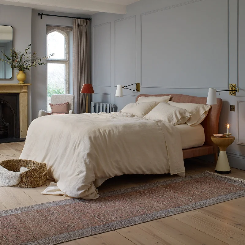 Abstract - designed duvet covers to add an artistic flair to the bedroomPearl Plain 100% Linen Duvet Cover Abstract - designed duvet covers to add an artistic flair to the bedroomPearl Plain 100% Linen Duvet Cover