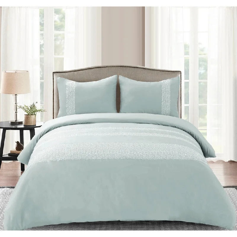 Full - size comforters suitable for full - sized beds in guest rooms or small bedroomsPebble Cotton Comforter Set in Seafoam Full - size comforters suitable for full - sized beds in guest rooms or small bedroomsPebble Cotton Comforter Set in Seafoam