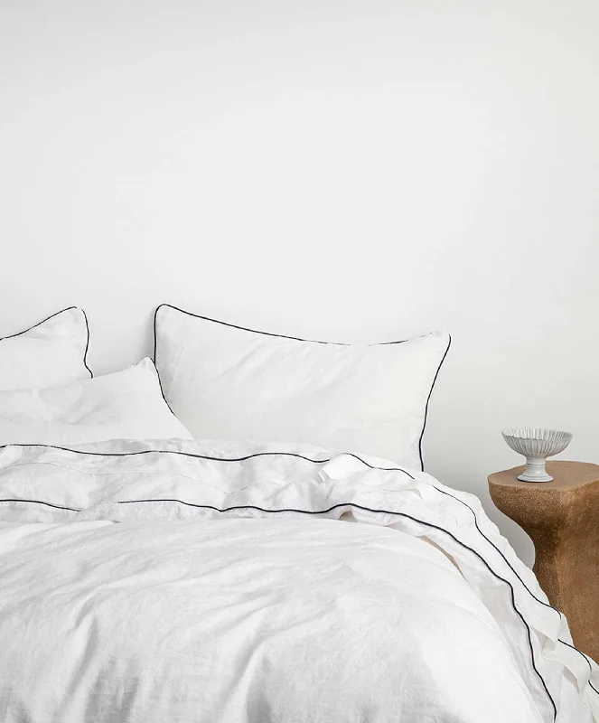 Snap - closure duvet covers for a quick and convenient way to open and closePiped Linen Duvet Cover Set - White and Navy Snap - closure duvet covers for a quick and convenient way to open and closePiped Linen Duvet Cover Set - White and Navy