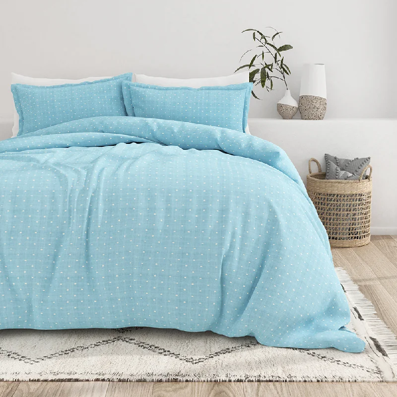 Patchwork duvet covers with a variety of fabric pieces sewn together for a rustic charmPolkadot Pattern 3-Piece Duvet Cover Set Patchwork duvet covers with a variety of fabric pieces sewn together for a rustic charmPolkadot Pattern 3-Piece Duvet Cover Set