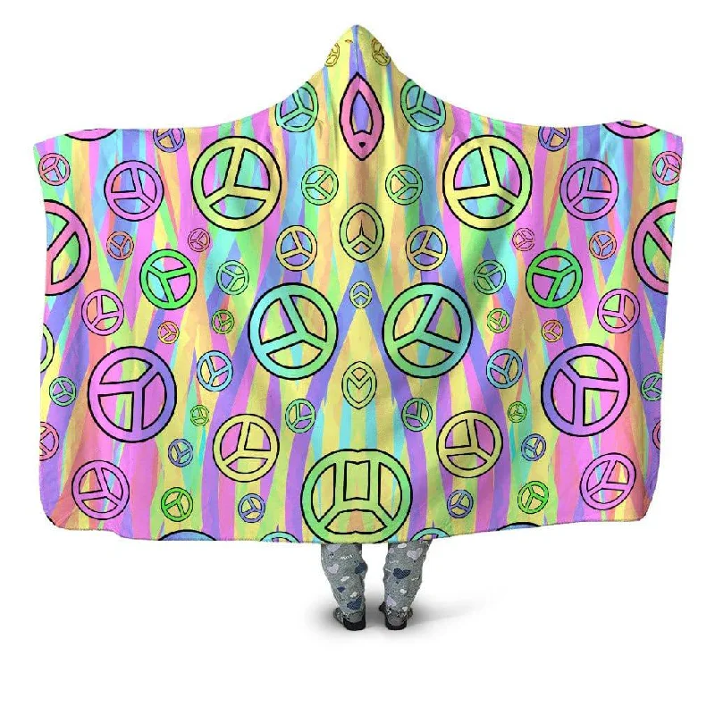 Bamboo fiber blankets with natural antibacterial propertiesRetro Peace Symbol Hooded Blanket