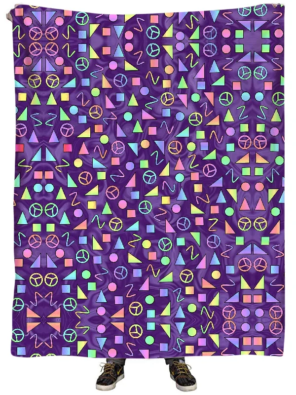 Fleece blankets for a cozy and plush textureRetro Shapes Peace Symbols Purple Plush Blanket Fleece blankets for a cozy and plush textureRetro Shapes Peace Symbols Purple Plush Blanket
