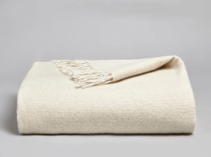 Silk blankets with a smooth and elegant touchRiki Luxury Cashmere Blanket