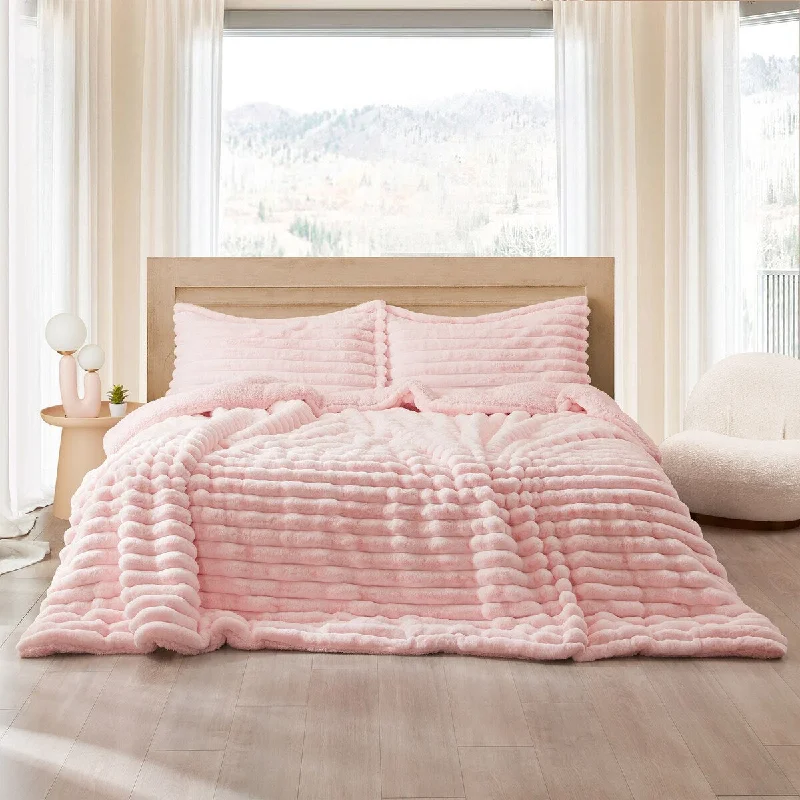 Full - size comforters suitable for full - sized beds in guest rooms or small bedroomsRoll Cakes Chunky Bunny - Coma Inducer® Oversized Comforter Set - Heavenly Pink Full - size comforters suitable for full - sized beds in guest rooms or small bedroomsRoll Cakes Chunky Bunny - Coma Inducer® Oversized Comforter Set - Heavenly Pink