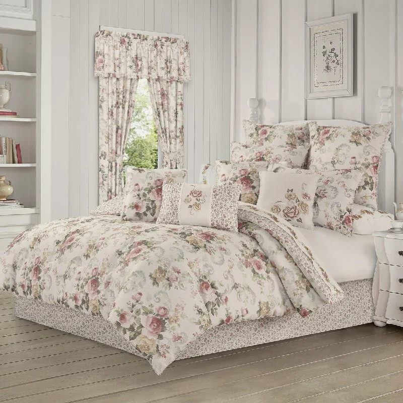 Down - filled comforters for supreme warmth and lightnessRoyal Court Chablis Comforter Set Down - filled comforters for supreme warmth and lightnessRoyal Court Chablis Comforter Set