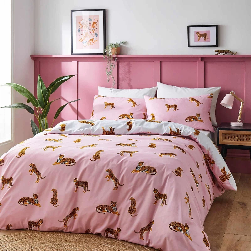 Tie - closure duvet covers with fabric ties for a more decorative and adjustable optionTiger Duvet Cover Set Tie - closure duvet covers with fabric ties for a more decorative and adjustable optionTiger Duvet Cover Set