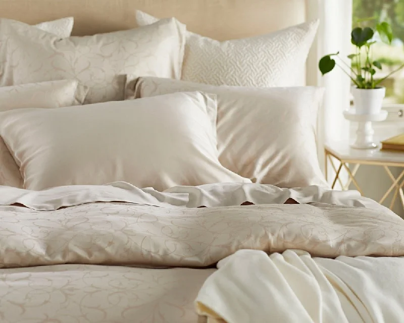 Minimalist - style duvet covers with clean lines and simple designsSeville | Duvet Cover Minimalist - style duvet covers with clean lines and simple designsSeville | Duvet Cover