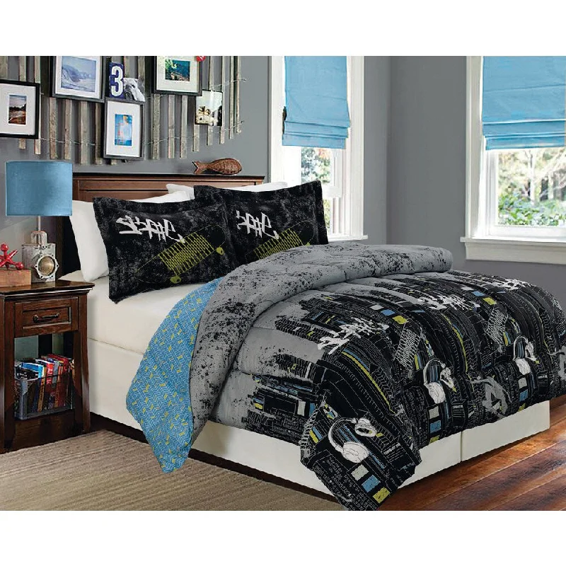 Microfiber - filled comforters that are lightweight and easy to care forSkate Full/ Queen 1-Piece Reversible Comforter Microfiber - filled comforters that are lightweight and easy to care forSkate Full/ Queen 1-Piece Reversible Comforter