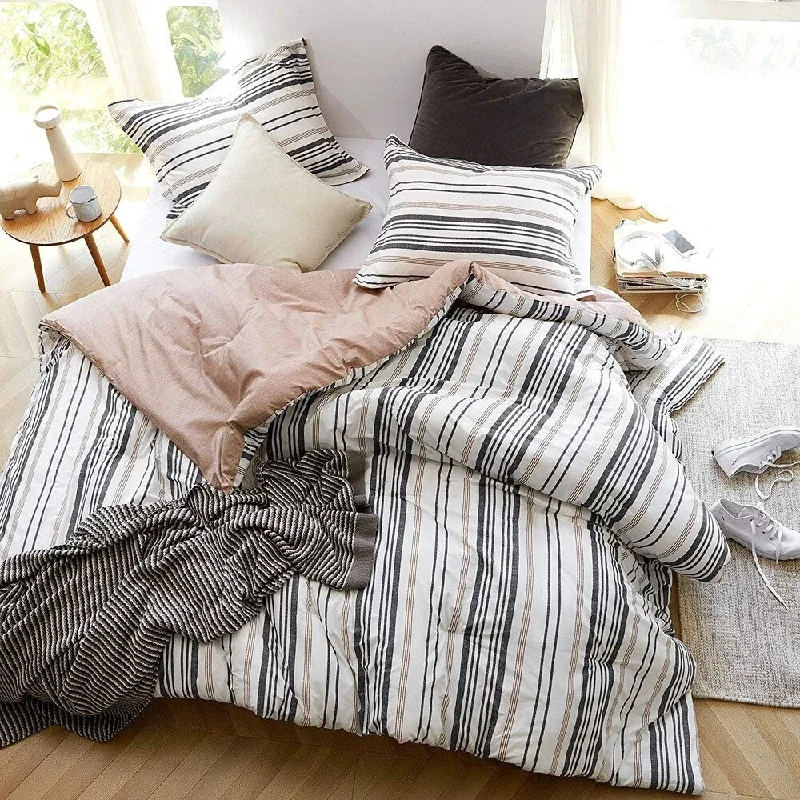 Synthetic - filled comforters like polyester for affordability and hypoallergenic propertiesSmyth West Comforter - 100% Cotton Synthetic - filled comforters like polyester for affordability and hypoallergenic propertiesSmyth West Comforter - 100% Cotton