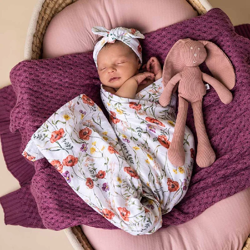 Cotton blankets for breathability and a lightweight feelSnuggle Hunny Organic Cotton Muslin Wrap - Meadow Cotton blankets for breathability and a lightweight feelSnuggle Hunny Organic Cotton Muslin Wrap - Meadow