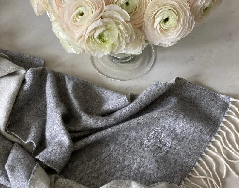 Linen blankets with a rustic and textured lookSuki Luxury Cashmere Scarf Shawl