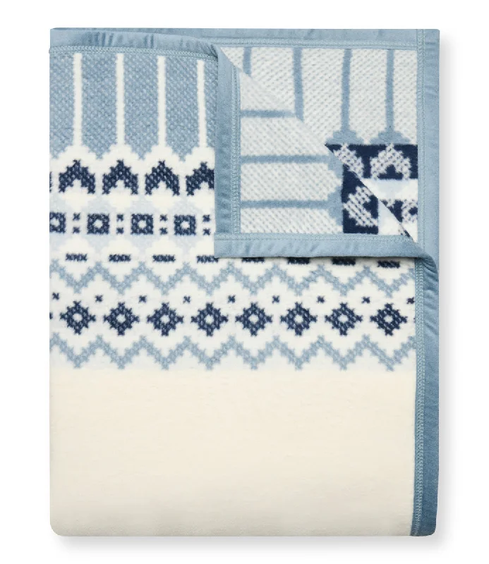 Queen - size blankets for standard - sized bedsSweater Knit Blanket