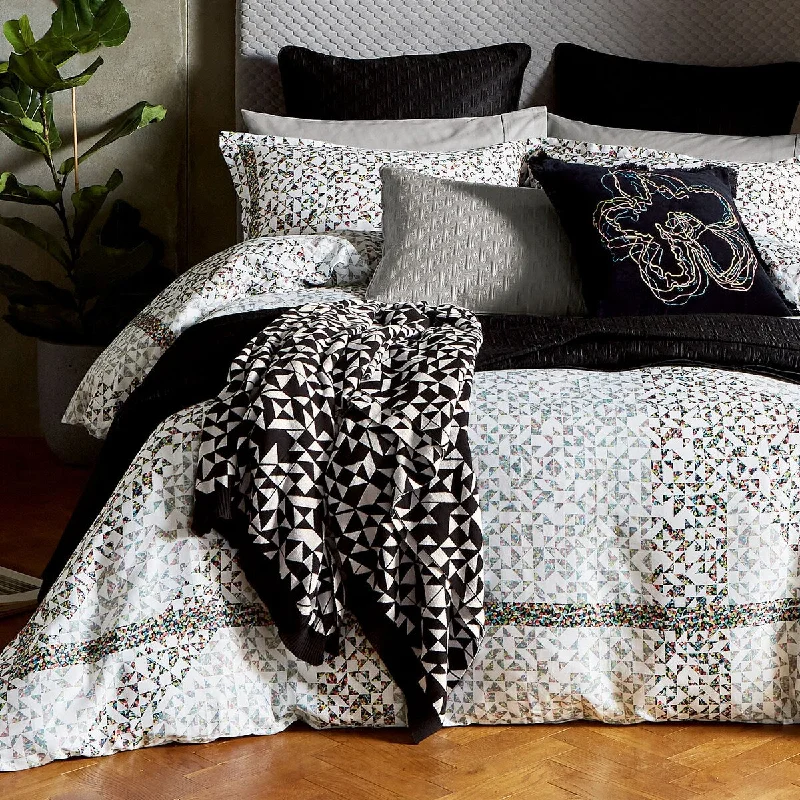 Full - size comforters suitable for full - sized beds in guest rooms or small bedroomsTed Baker Uxman Comforter Set Full - size comforters suitable for full - sized beds in guest rooms or small bedroomsTed Baker Uxman Comforter Set