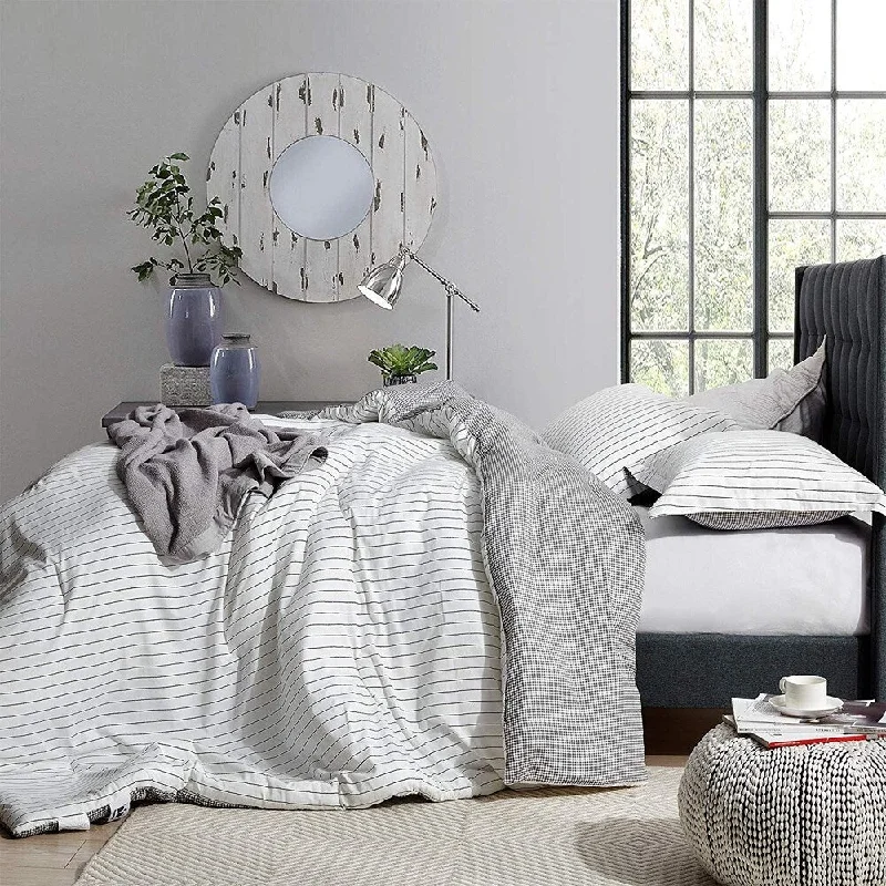 Down - filled comforters for supreme warmth and lightnessThe Landon - Black and White Comforter - 100% Cotton Down - filled comforters for supreme warmth and lightnessThe Landon - Black and White Comforter - 100% Cotton