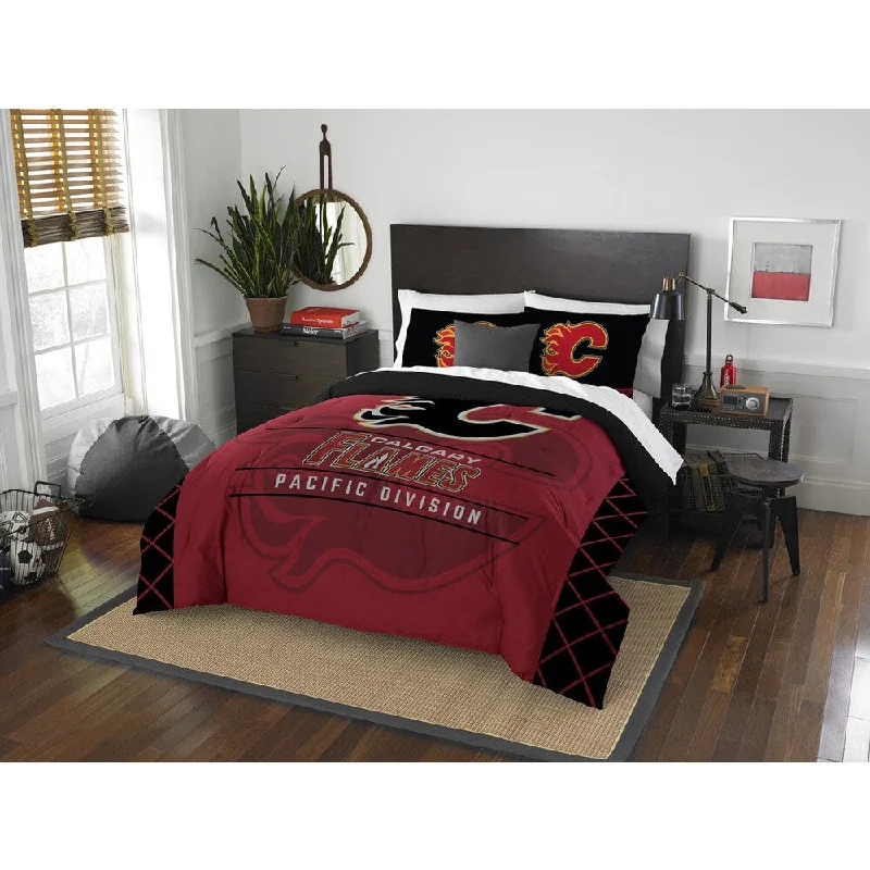 Duck down comforters with a softer feel and good warmth retentionThe Northwest Co NHL Calgary Flames Draft Red and Black Full/Queen 3-piece Comforter Set Duck down comforters with a softer feel and good warmth retentionThe Northwest Co NHL Calgary Flames Draft Red and Black Full/Queen 3-piece Comforter Set
