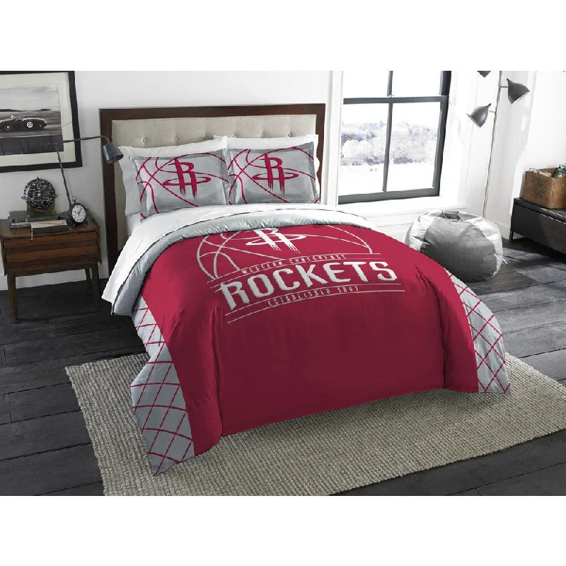 Full - size comforters suitable for full - sized beds in guest rooms or small bedroomsThe Northwest Company NBA Houston Rockets Reverse Slam Full/Queen 3-piece Comforter Set Full - size comforters suitable for full - sized beds in guest rooms or small bedroomsThe Northwest Company NBA Houston Rockets Reverse Slam Full/Queen 3-piece Comforter Set